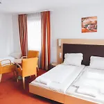 Allee 25 * Štutgart