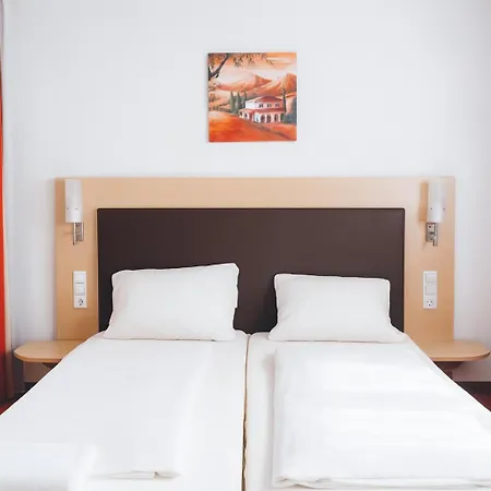 Hotell Allee 25