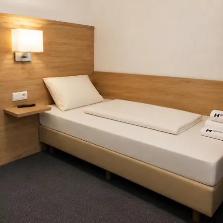 Allee 25 Hotel *